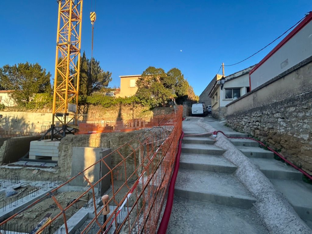 Accès au chantier et zone d’implantation de la passerelle